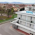 Отель Richard