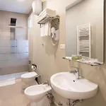 Отель Richard